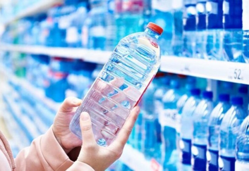 ผลวิจัยเตือน ดื่มน้ำจากขวดพลาสติกบ่อยครั้ง เพิ่มเสี่ยงโรคนี้?